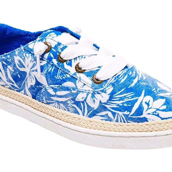 Roxy Shoes - 🌸ROXY RARE SIZE WOM 11 FREE SOCKS ♥️